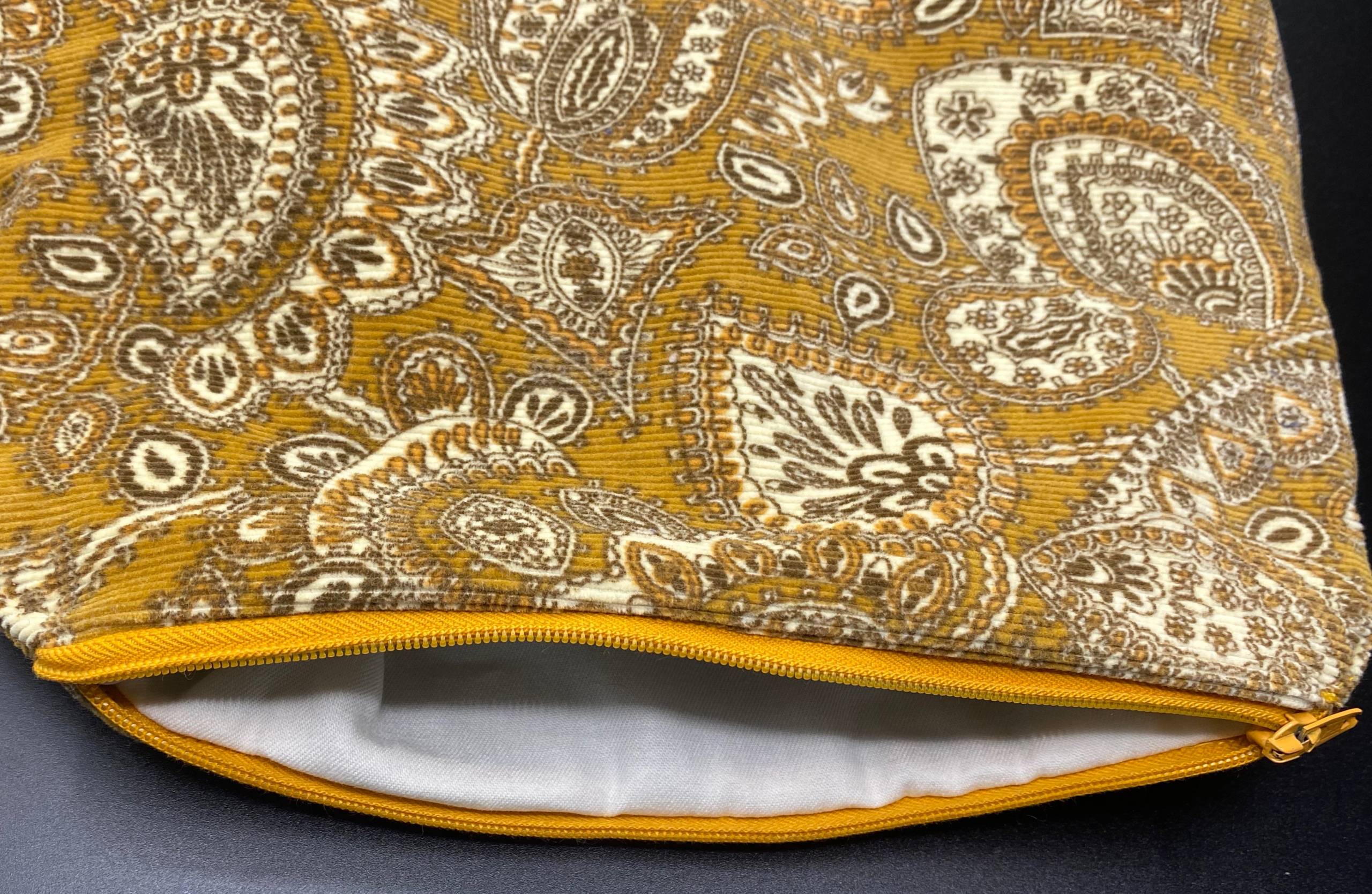 Bag with zipper Bag with zipper